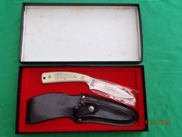 Schrade Scrimshaw SC- 501 Drop Point Fixed blade Deerhead