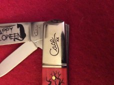 2019 CASE XX USA 62009 1/2 SS HAPPY HALLOWEEN RED BONE TRAPER WITH BLACK TRIM BARLOW BRAND NEW 2019 CASE XX USA 62009 1/2 SS HAPPY HALLOWEEN RED BONE TRAPER WITH BLACK TRIM BARLOW BRAND NEW