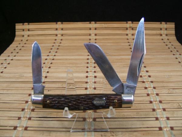 SCHRADE N.Y. 834 U.S.A. MADE NICE CONDITION USED 1962 VINTAGE TRIPLE BLADE CARBON STEEL POCKET KNIFE