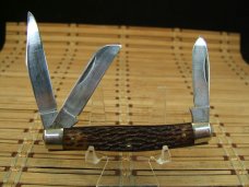 SCHRADE N.Y. 834 U.S.A. MADE NICE CONDITION USED 1962 VINTAGE TRIPLE BLADE CARBON STEEL POCKET KNIFE