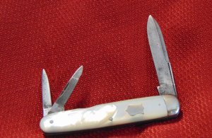 OLD VINTAGE I*XL GEORGE WOSTENHOLM SHEFFIELD ENGLAND WHITTLER GENUINE PEARL 1840/1890
