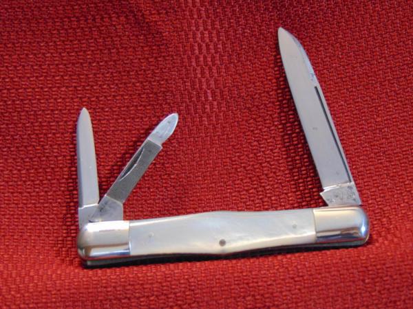 OLD VINTAGE KNIFE OVB HIBBARD SPENCER BARTLETT & CO. WHITTLER GENUINE PEARL c 1855/1960