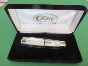 Case XX 2001 Pearl Gunstock Pattern # 8215 SS