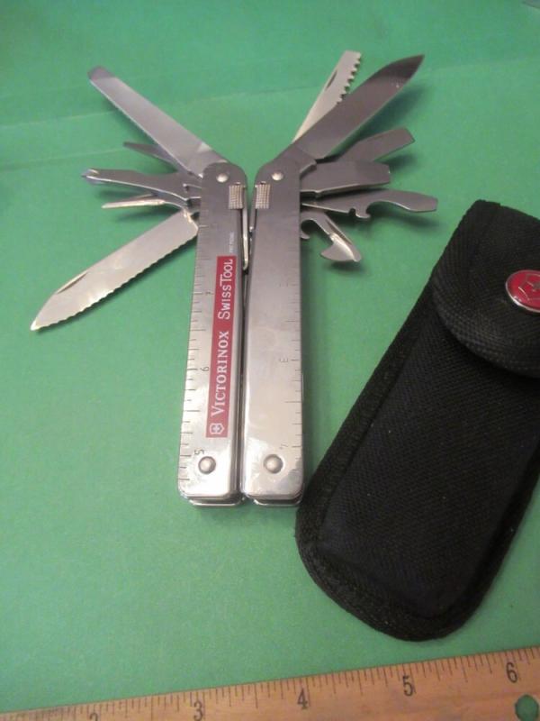 Victorinox Swiss tool