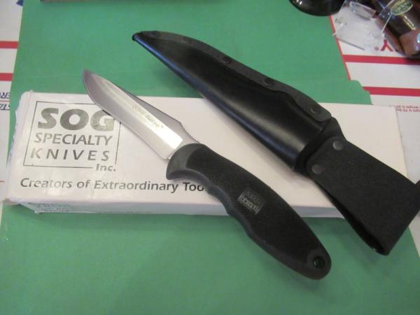 Sog  Field Pup Fixed Blade Model PP-3