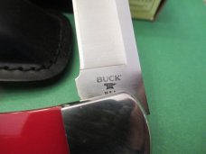 Buck Custom Georgia Bulldog Model 110