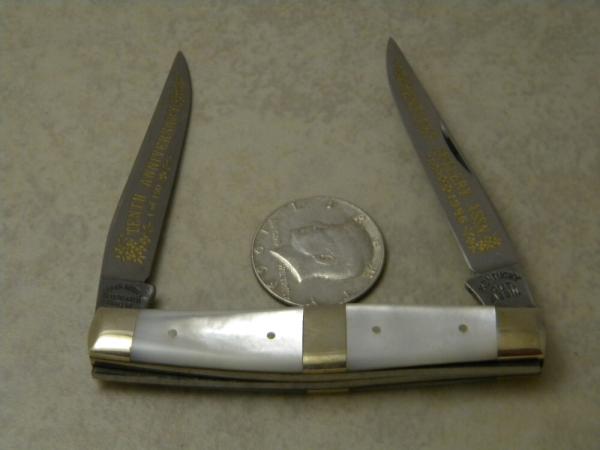 Fight'n Rooster Germany The Kentucky Cutlery Association 1986 10th Anniv. Pearl Muskrat Knife
