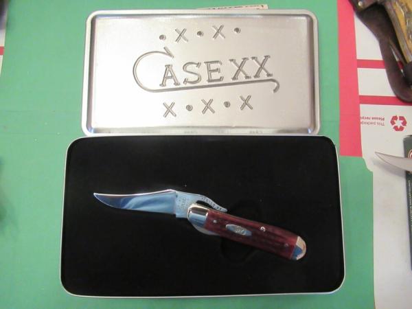 Case XX 2000 Red Bone Russlock In Metal Tang Stamp Tin Pattern # 61953L SS Case XX 2000 Red Bone Russlock In Metal Tang Stamp Tin Pattern # 61953L SS
