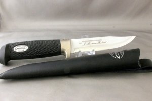 MARTTIINI Hunting Knife, Checkered Rubber Handles, Mint Knife in Orig Leather Sheath, Free Shipping