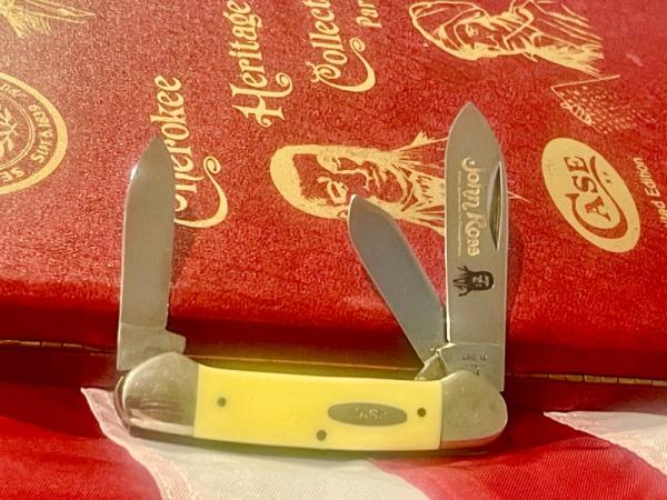 Case XX 1984 3 Blade Canoe w/ John Ross Blade Etching & Derlin Yellow Handles -NOS & NM Case XX 1984 3 Blade Canoe w/ John Ross Blade Etching & Derlin Yellow Handles -NOS & NM