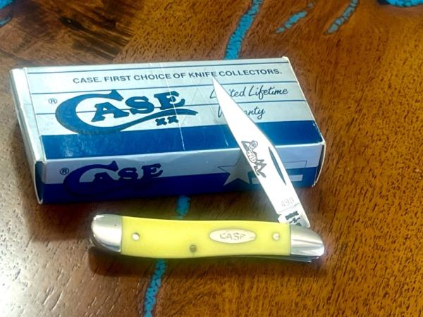 Case xx 1984 Its Only Peanuts Peanut Knife w Peanut Blade Etch w/ Yellow Synthetic Handles Case xx 1984 Its Only Peanuts Peanut Knife w Peanut Blade Etch w/ Yellow Synthetic Handles
