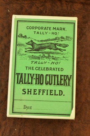 RARE SHEFFIELD POCKET KNIFE BOX *TALLY-HO*