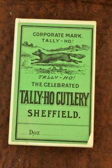 RARE SHEFFIELD POCKET KNIFE BOX *TALLY-HO*
