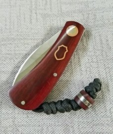 Jeffrey Mitchell Nessie Custom..3 5/8"..CPM-154..Burgundy Westinghouse..copper shield & Pivot collar Jeffrey Mitchell Nessie Custom..3 5/8"..CPM-154..Burgundy Westinghouse..copper shield & Pivot collar