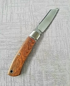 Michael du Plessis Tambotie Wood Native...N690...red liners.spacers..fluted..lanyard tube..coa/slip Michael du Plessis Tambotie Wood Native...N690...red liners.spacers..fluted..lanyard tube..coa/slip