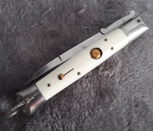 White Rizzuto 8 3/4" for repair
