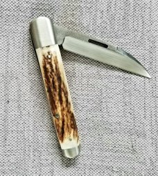 K'roo Custom Stag Wharnie Sleeveboard...4" N690..brut de force.1 of 3 ever Stag Scales..Scagel cut K'roo Custom Stag Wharnie Sleeveboard...4" N690..brut de force.1 of 3 ever Stag Scales..Scagel cut