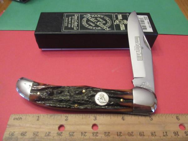 Queen 2008 Amber Craved Stag Bone Folding Hunter Pattern # 44 Queen 2008 Amber Craved Stag Bone Folding Hunter Pattern # 44