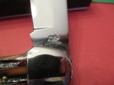 Queen 2008 Amber Craved Stag Bone Folding Hunter Pattern # 44 Queen 2008 Amber Craved Stag Bone Folding Hunter Pattern # 44