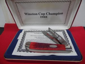 CASE XX BILL ELLIOTT UNUSED LIMITED NASCAR RED BONE TRAPPER IN BOX VERY NICE COLLECTORS KNIFE