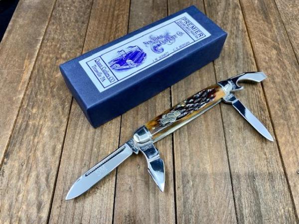 Schatt and Morgan Premier Jr. Scout Knife Amber Jigged Bone Schatt and Morgan Premier Jr. Scout Knife Amber Jigged Bone