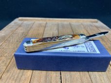 Schatt and Morgan Premier Jr. Scout Knife Amber Jigged Bone Schatt and Morgan Premier Jr. Scout Knife Amber Jigged Bone