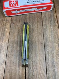 Henckels by Boker Whittler Mountain Moss Pin Feather Jigged Bone. Please Read Description