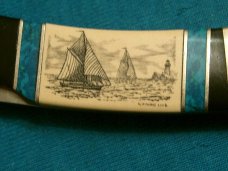CAMILLUS USA SHIP MARINE SCRIMSHAW SANTA FE STONEWORKS USA LOCKBACK FOLDING POCKET KNIFE KNIVES CAMILLUS USA SHIP MARINE SCRIMSHAW SANTA FE STONEWORKS USA LOCKBACK FOLDING POCKET KNIFE KNIVES