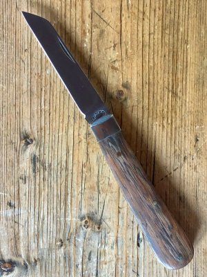 A. Wright & Son, Sheffield England AWS #33W Large Lambsfoot Knife with Rosewood Scales 