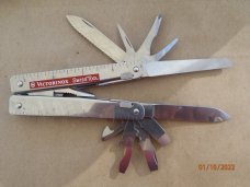 Victorinox Swiss Army Multi - Tool Official Boy Scout Victorinox Swiss Army Multi - Tool Official Boy Scout