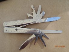 Victorinox Swiss Army Multi - Tool Official Boy Scout Victorinox Swiss Army Multi - Tool Official Boy Scout