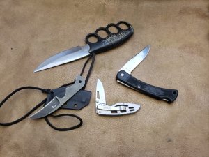 Lot of 4 knives