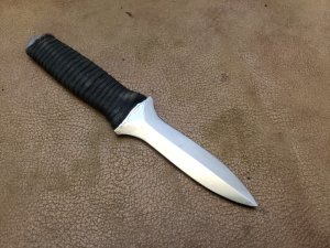 Ek boot knife