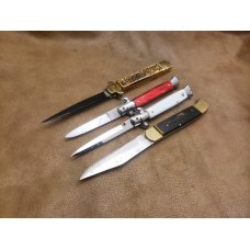 Lot of 4 switchblades Lot of 4 switchblades