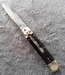 Vintage 8" EIG Cutlery Lever lock 
