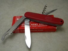 Victorinox Switzerland Rostfrei Red Safari Multi Tool Swiss Army Knife NIB