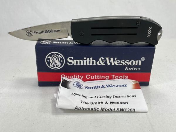 SMITH & WESSON USA SW1300 Black Twist Drop Point Automatic #00022 MINT IN BOX 