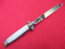 Vintage Italian DERBY BOLSTER Button Open/Close STILETTO Knife. Vintage Italian DERBY BOLSTER Button Open/Close STILETTO Knife.