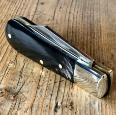 A. Wright & Son Sheffield England Barlow pocket knife with Buffalo Scales and Clip Blade. A. Wright & Son Sheffield England Barlow pocket knife with Buffalo Scales and Clip Blade.