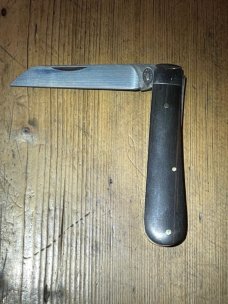 A. Wright & Son Sheffield Large Lambsfoot knife with Ebony Scales and Lambsfoot Blade A. Wright & Son Sheffield Large Lambsfoot knife with Ebony Scales and Lambsfoot Blade