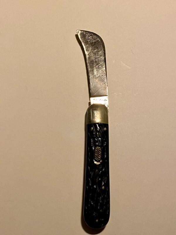 Fly-Lock Flylock Hawkbill 4-1/8" with Etch "SCHELL'S QUALITY SEEDS HARRISBURG PA" Pitting/Wear Blade Fly-Lock Flylock Hawkbill 4-1/8" with Etch "SCHELL'S QUALITY SEEDS HARRISBURG PA" Pitting/Wear Blade