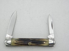 Queen Cutlery #5 Senator Pen: 2 ½” closed, 1971, Winterbottom Bone handles Queen Cutlery #5 Senator Pen: 2 ½” closed, 1971, Winterbottom Bone handles