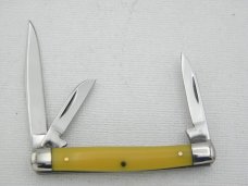 Queen Cutlery Co. #34 Three Blade Serpentine in Amber handles: 2 5/8” closed; 1971