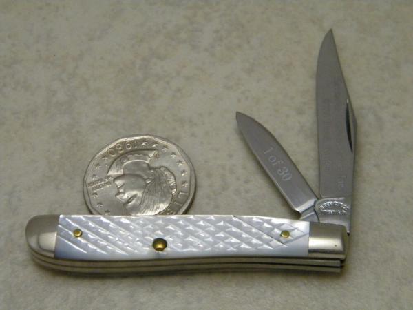 Queen Cut Co #14 Kentucky Cutlery Assoc. 2004 Youth Pearl Jack Knife Queen Cut Co #14 Kentucky Cutlery Assoc. 2004 Youth Pearl Jack Knife