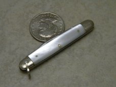 Queen Pearl Mini Pen Knife Queen Pearl Mini Pen Knife