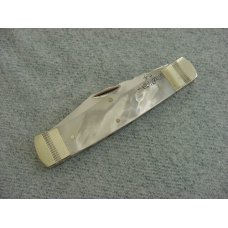 Vintage COUTEL, SHEFFIELD, Pearl Handle, File-Worked, Grooved Bolsters, Gunstock Pattern Folder Vintage COUTEL, SHEFFIELD, Pearl Handle, File-Worked, Grooved Bolsters, Gunstock Pattern Folder