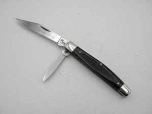 Queen Cutlery Gamekeeper Series Mode 302 Jack, 1976: 3 3/8” closed, black Micarta 
