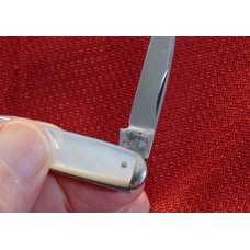 VINTAGE HARVARD ( GEORGE WORTHINGTON CO., CLEVELAND OHIO ) GENUINE PEARL WHITTLER KNIFE 1920-1940 VINTAGE HARVARD ( GEORGE WORTHINGTON CO., CLEVELAND OHIO ) GENUINE PEARL WHITTLER KNIFE 1920-1940
