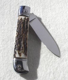 AKC 8" CLASSIC ITALIAN VINTAGE INDIA STAG LEVER LOCK 