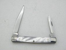 Queen Cutlery #59 Two Blade Serpentine In  Pearl:  2 5/8” closed, 1961-1971